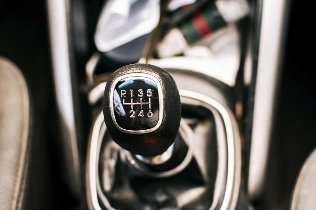 close-up-car-gear-stick-manual-transmission-manual-gear-lever-car-image-car-gear-stick-manual-transmission.jpg